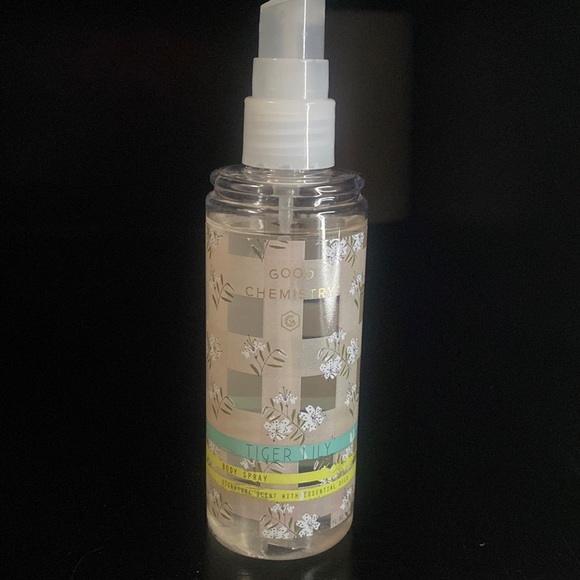 Good chemistry tiger lily body spray signature scent with essential oils - Picture 2 of 2